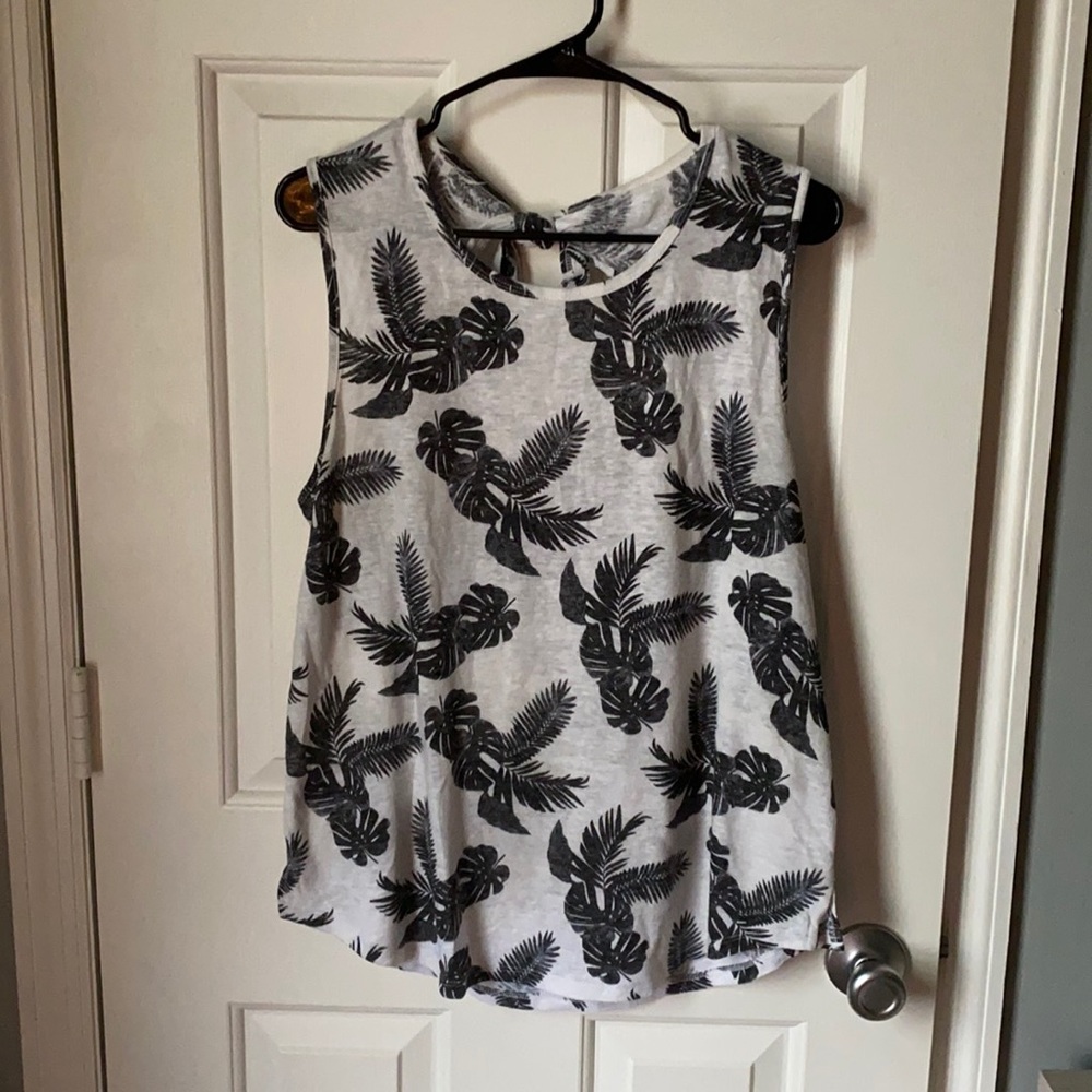 Black and White Palm Leaves Top